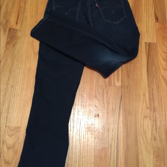 Levi’s Curvy Straight - Picture 4 of 10